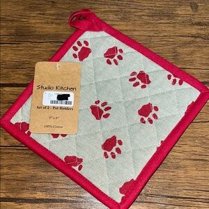 NWT‎ Paw Print Pot Holders- OS